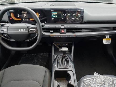 New 2025 Kia K4 LXS image 9