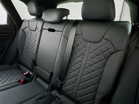 Used 2022 Audi SQ5 Premium Plus w/ Premium Plus Package image 21