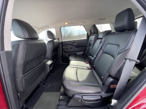 Used 2023 Nissan Pathfinder SL image 24