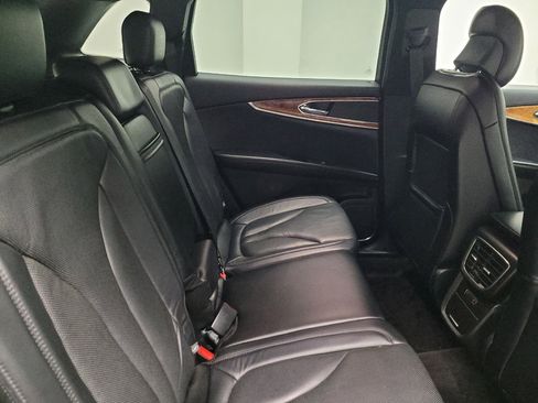 Used 2016 Lincoln MKX Reserve FWD image 19