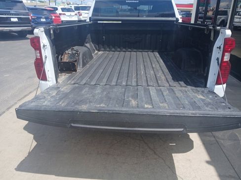 Used 2022 Chevrolet Silverado 1500 LT AWD/4WD image 7