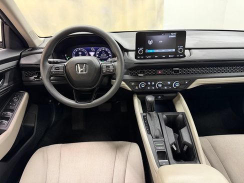 Used 2023 Honda Accord EX image 17