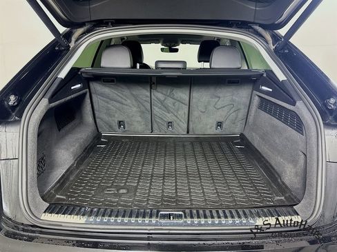 Used 2023 Audi Q8 Premium Plus w/ Premium Plus Package image 33