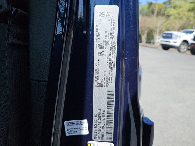 Used 2025 Jeep Gladiator Sport AWD/4WD image 16