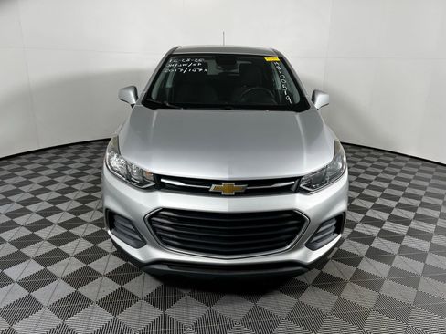 Used 2017 Chevrolet Trax LS image 2