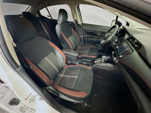 Used 2025 Nissan Versa SR w/ Trunk Package image 29