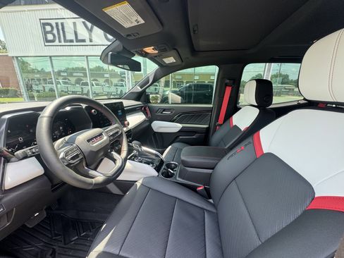 Used 2025 GMC Canyon AT4 w/ AT4X Package image 7