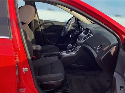 Used 2016 Chevrolet Cruze LT image 13