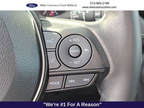 Used 2021 Toyota RAV4 XLE Premium image 19