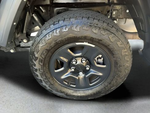 Certified 2023 Jeep Gladiator Sport w/ Trailer Tow Package image 17