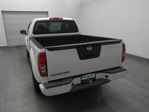Used 2021 Nissan Frontier S RWD image 6