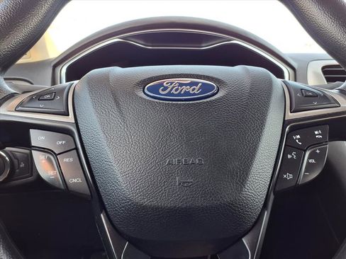 Used 2020 Ford Fusion SE image 14