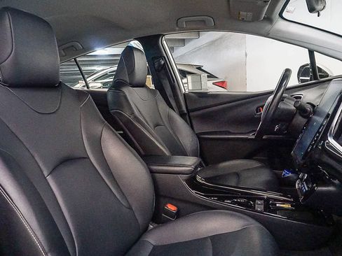 Used 2020 Toyota Prius Prime XLE FWD image 17