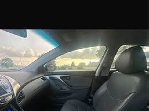 Used 2013 Hyundai Elantra Limited w/ Technology Pkg FWD image 5