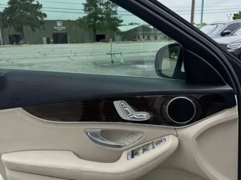 Used 2015 Mercedes-Benz C 300 4MATIC Sedan image 19