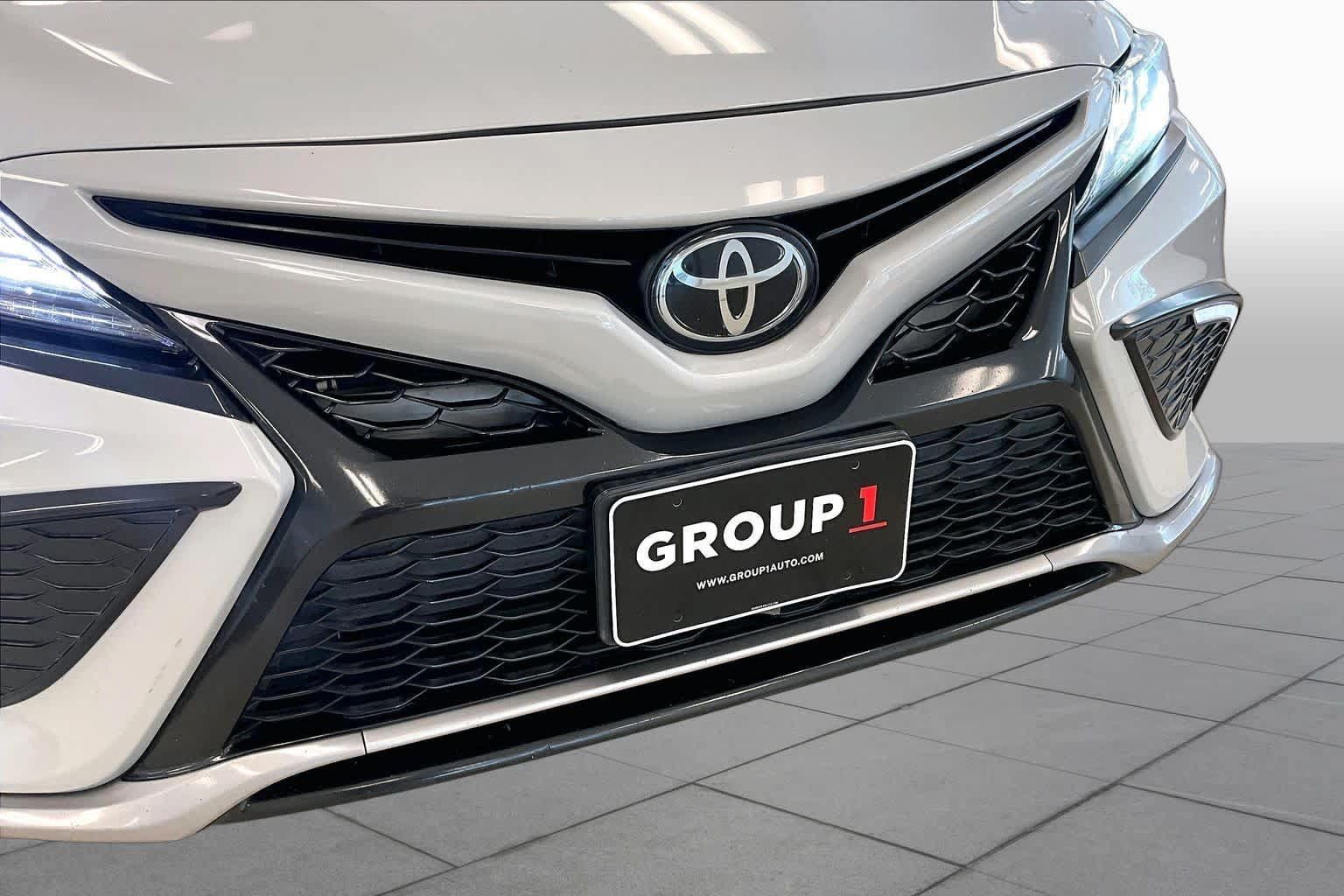 Used 2022 Toyota Camry XSE FWD image 27