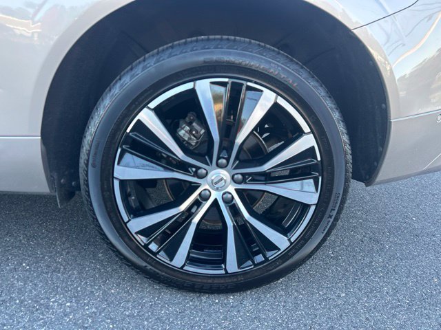 Used 2024 Volvo XC60 B5 Plus w/ Climate Package AWD/4WD image 9