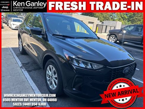 Used 2023 Ford Escape Active w/ Tech Pack #2 FWD image 2