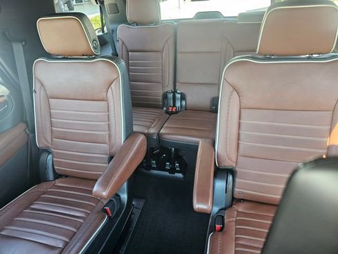 Used 2023 GMC Yukon Denali Ultimate AWD/4WD image 20