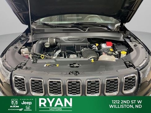 Used 2024 Jeep Compass Latitude AWD/4WD image 12