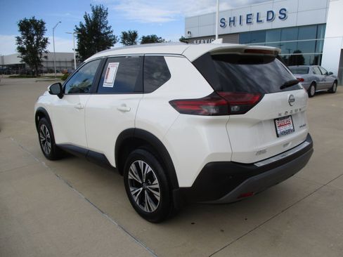 Used 2023 Nissan Rogue SV w/ SV Premium B Package AWD/4WD image 4