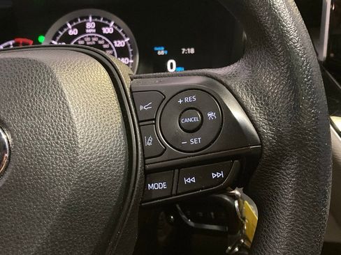 Used 2020 Toyota Corolla LE image 15