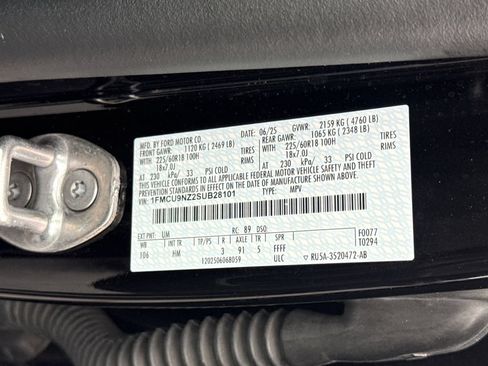 Used 2025 Ford Escape ST-Line Select AWD/4WD image 22