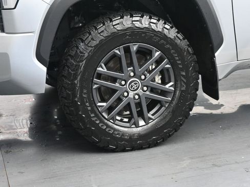 Used 2023 Toyota Tundra SR5 w/ SR5 Convenience Package AWD/4WD image 12