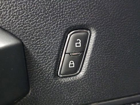 Used 2020 Ford F150 XLT w/ Equipment Group 302A Luxury AWD/4WD image 33