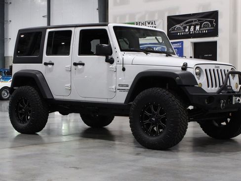 Used 2016 Jeep Wrangler Unlimited Sport w/ Quick Order Package 24S AWD/4WD image 26