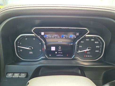 Used 2020 GMC Sierra 2500 AT4 w/ AT4 Premium Package image 17