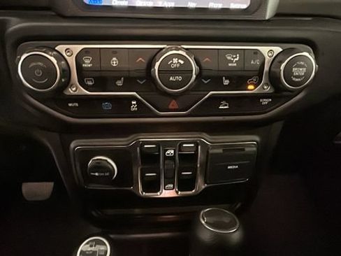 Used 2023 Jeep Wrangler Unlimited w/ Cold Weather Group AWD/4WD image 21
