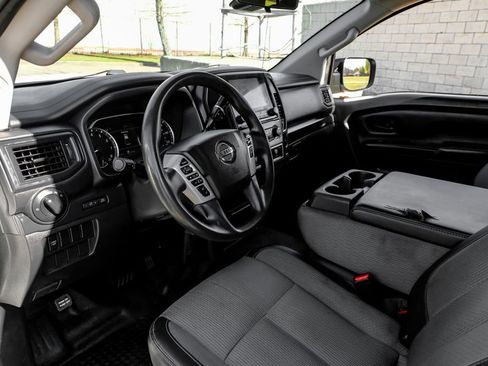 Used 2021 Nissan Titan S RWD image 4