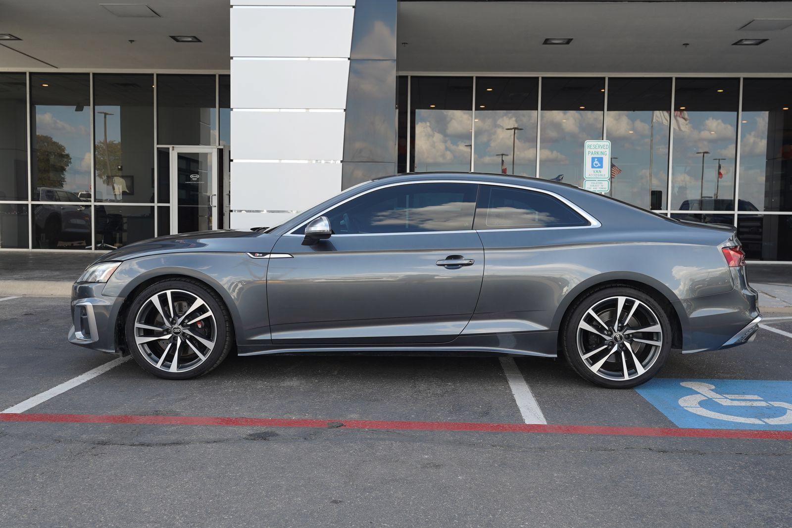 Used 2022 Audi S5 Premium w/ Convenience Package AWD/4WD image 4