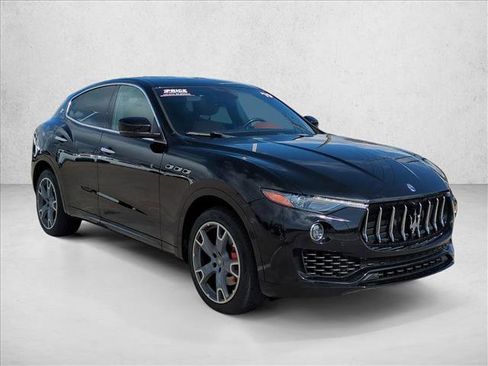 Used 2019 Maserati Levante image 3