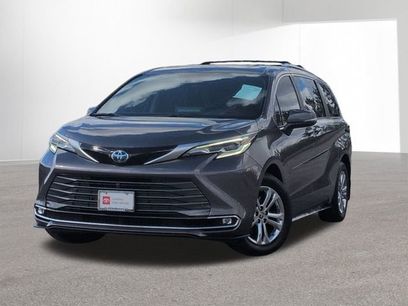Certified 2022 Toyota Sienna Platinum