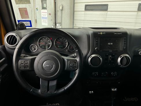 Used 2014 Jeep Wrangler Unlimited Sahara w/ Connectivity Group image 13