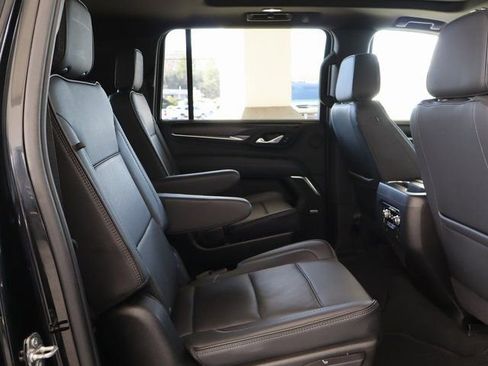 Used 2021 GMC Yukon XL Denali w/ Denali Premium Package image 48