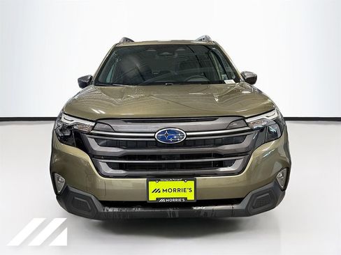 Used 2026 Subaru Forester Premium AWD/4WD image 2