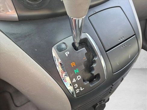 Used 2010 Toyota Sienna LE FWD image 14