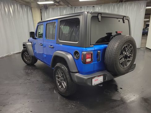 Used 2024 Jeep Wrangler Unlimited Sport AWD/4WD image 6