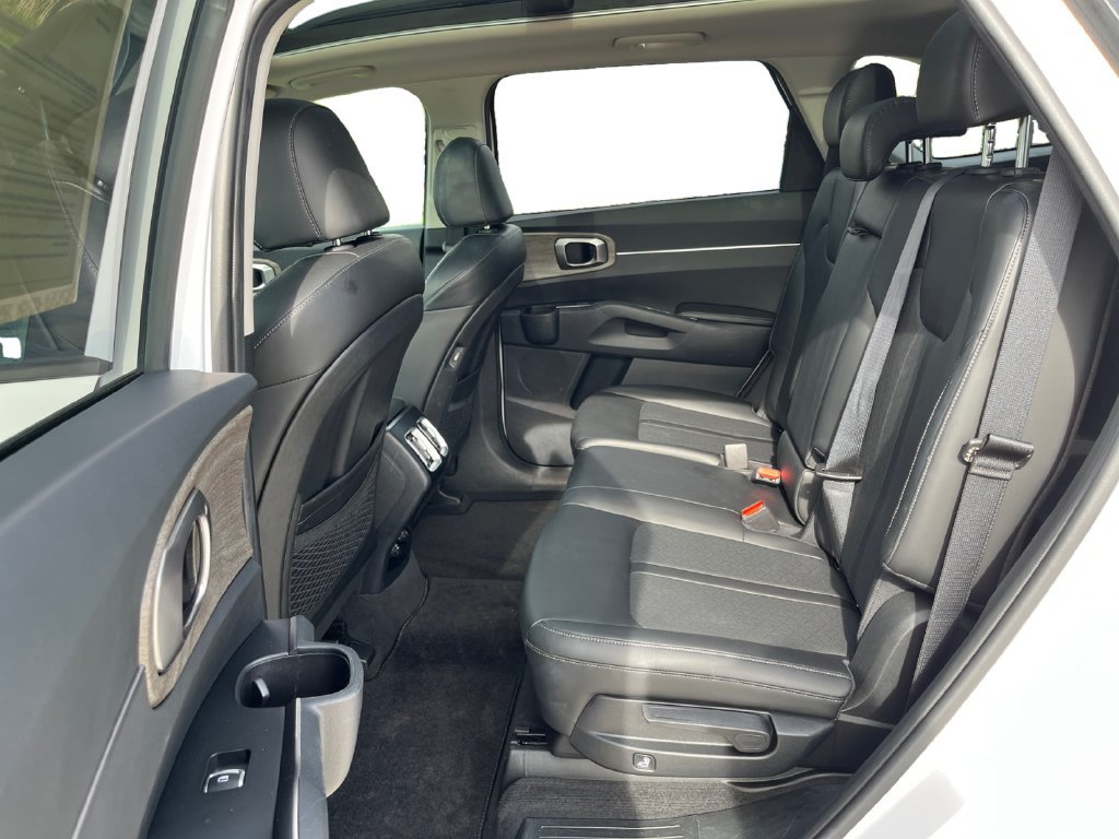 Used 2023 Kia Sorento S w/ Panoramic Sunroof Package AWD/4WD image 27
