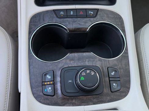 Used 2023 GMC Acadia Denali AWD/4WD image 26