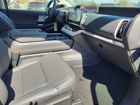 New 2026 Ford Expedition Active RWD image 26