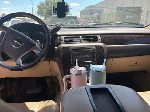 Used 2012 GMC Yukon XL Denali RWD image 14