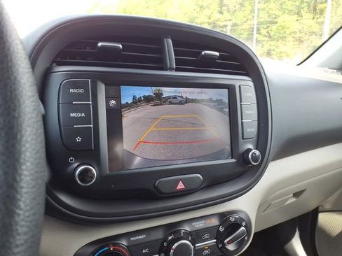 Used 2022 Kia Soul LX w/ Technology Package FWD image 25