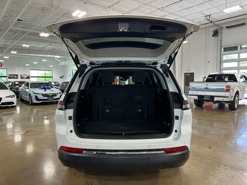 Used 2023 Jeep Grand Cherokee L Laredo image 43