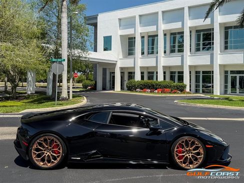 Used 2022 Lamborghini Huracan EVO RWD image 57