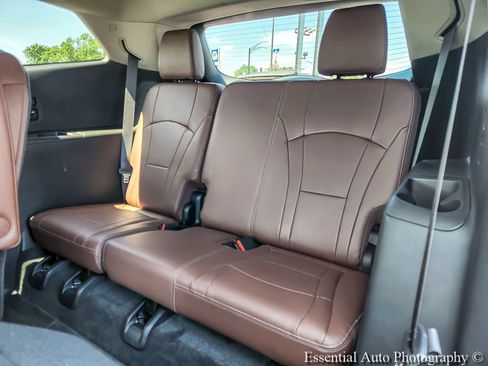 Used 2018 Buick Enclave Avenir w/ Avenir Technology Package AWD/4WD image 10