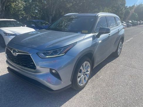 Used 2021 Toyota Highlander Limited FWD image 5
